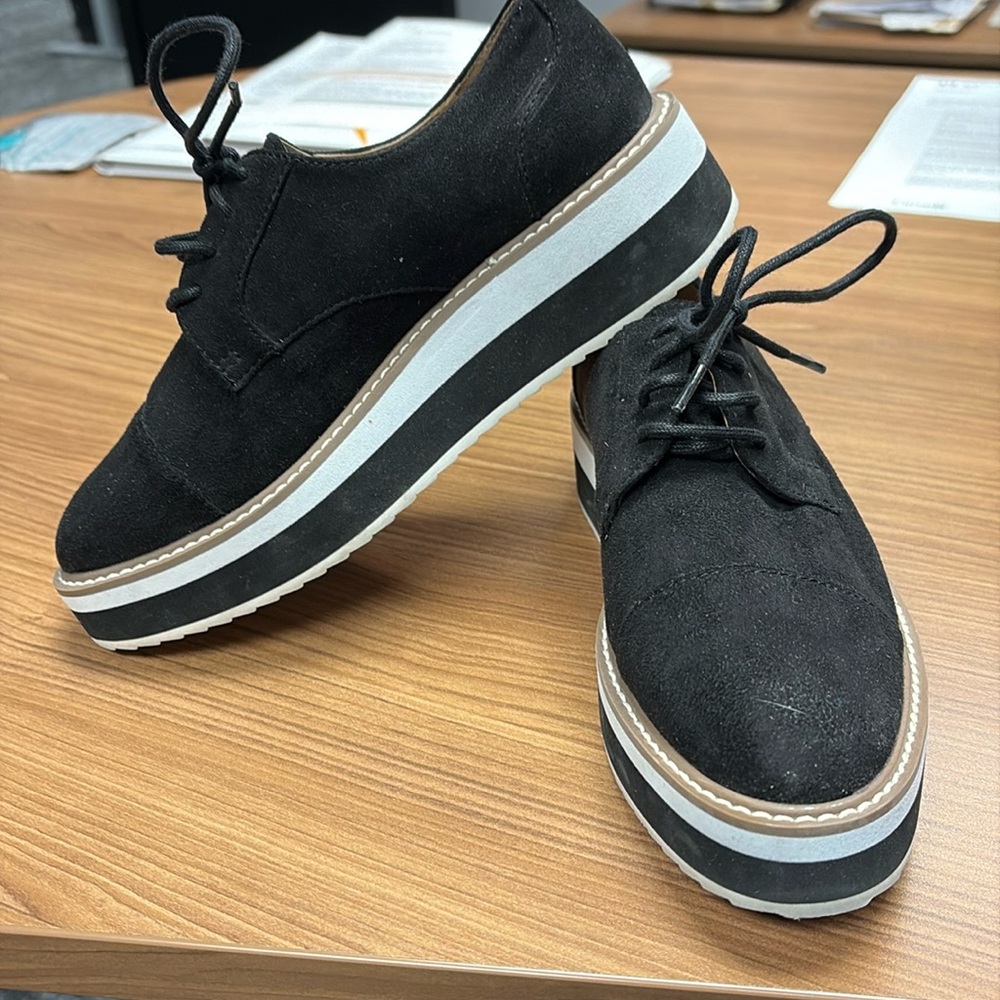 14th & UNION Black faux suede shoes. Size 5.5. Women. Like new.